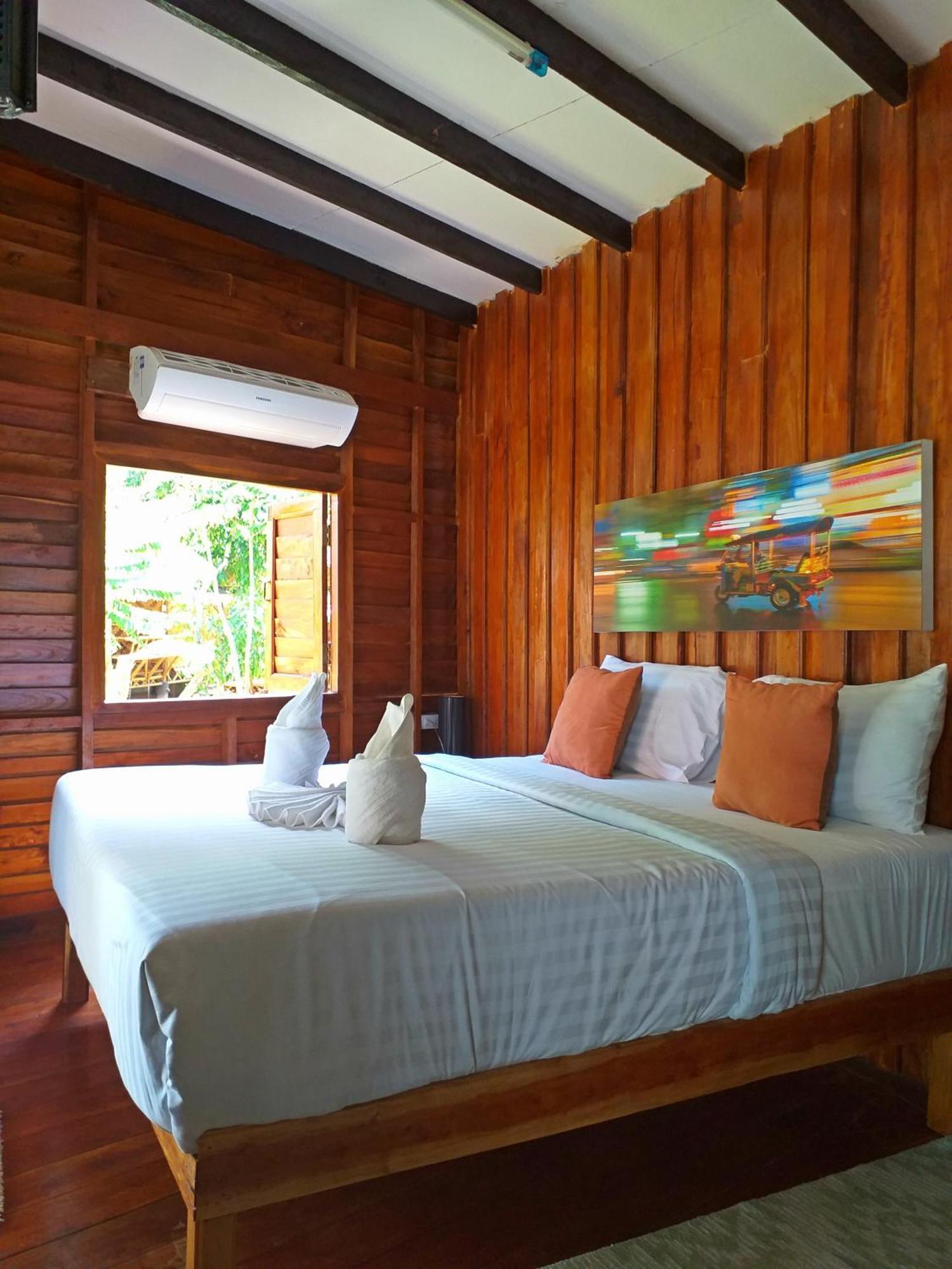 The Ford Sunset Beach Resort Wok Tum Ngoại thất bức ảnh