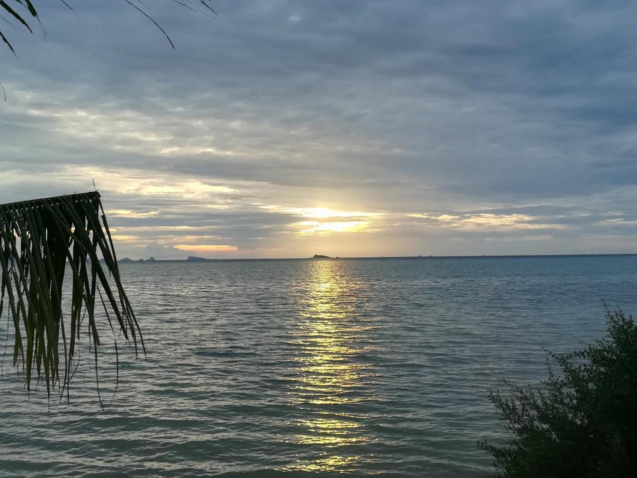 The Ford Sunset Beach Resort Wok Tum Ngoại thất bức ảnh